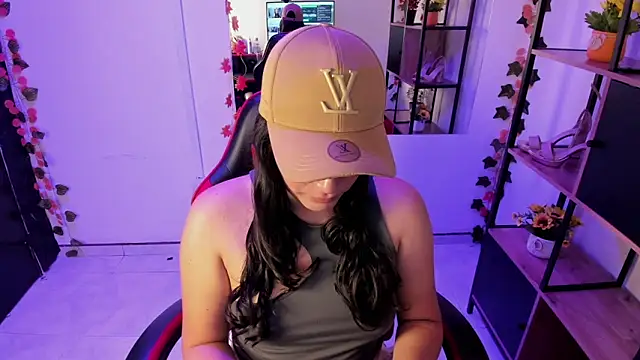 Dhany Naugthy  online show from 12/19/25, 01:02