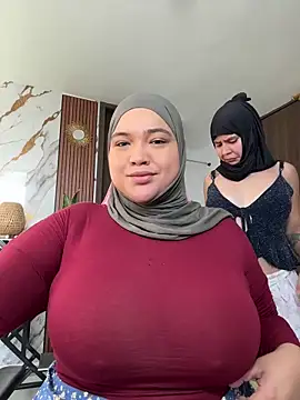 Snapshot of sweetmuslim01 chatting on 05/03/26, 03:15 sweetmuslim01 online show from 05/03/26, 03:15