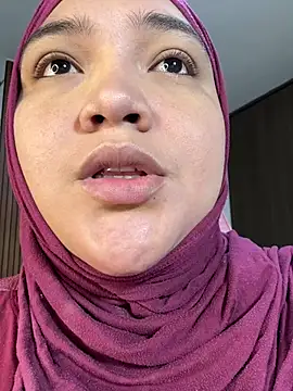 Snapshot of sweetmuslim01 chatting on 06/27/26, 12:49 sweetmuslim01 online show from 06/27/26, 12:49