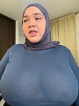 Snapshot of sweetmuslim01 chatting on 05/29/26, 08:26 sweetmuslim01 online show from 05/29/26, 08:26