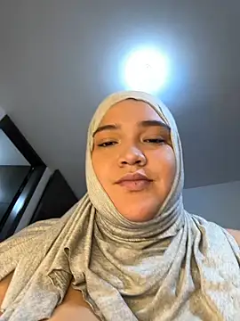 Snapshot of sweetmuslim01 chatting on 03/11/25, 12:54 sweetmuslim01 online show from 03/11/25, 12:54