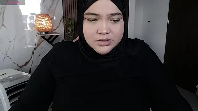 Snapshot of sweetmuslim01 chatting on 07/13/26, 09:47 sweetmuslim01 online show from 07/13/26, 09:47