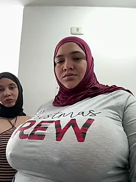 Snapshot of sweetmuslim01 chatting on 05/05/26, 03:59 sweetmuslim01 online show from 05/05/26, 03:59