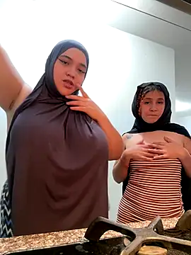 sweetmuslim01 online show from 12/15/25, 03:23