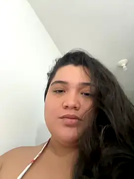Snapshot of sweetmuslim01 chatting on 09/15/25, 10:32 sweetmuslim01 online show from 09/15/25, 10:32