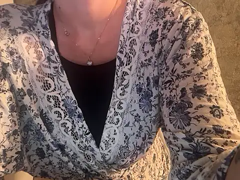 Angelinaa19 online show from 11/18/25, 09:29