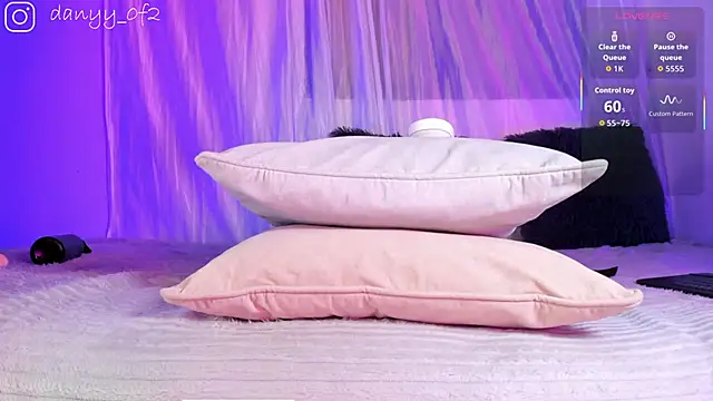 Daniihot   online show from 01/11/26, 02:51