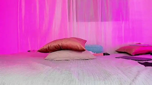 Daniihot   online show from 04/18/26, 04:48