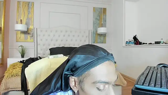 RosaliaMontero online show from 12/15/25, 04:13