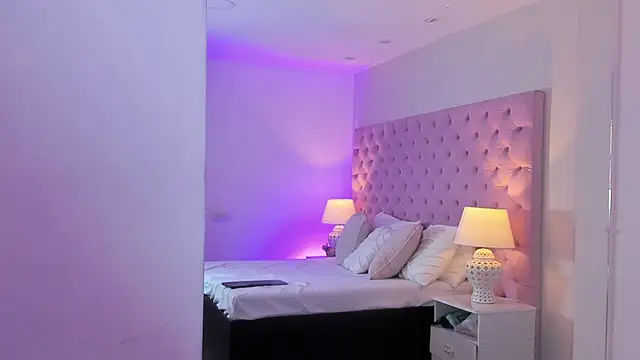 GabyQueens online show from 12/14/25, 08:25