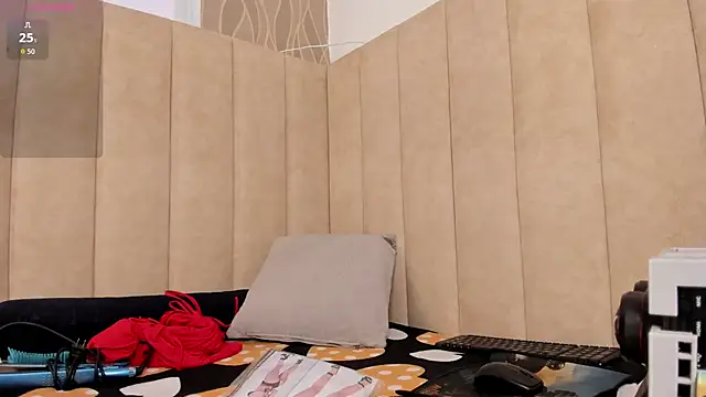 TifanyGrey online show from 11/07/25, 08:13