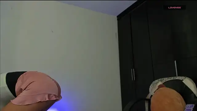 Snapshot of LilyGarcia chatting on 11/07/25, 05:06 LilyGarcia online show from 11/07/25, 05:06