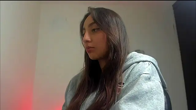 LilyGarcia online show from 05/13/26, 12:17