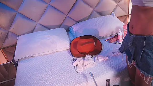 crystal gilton online show from 03/29/26, 07:04