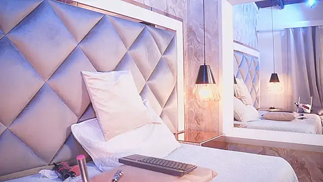 crystal gilton online show from 02/19/26, 07:11