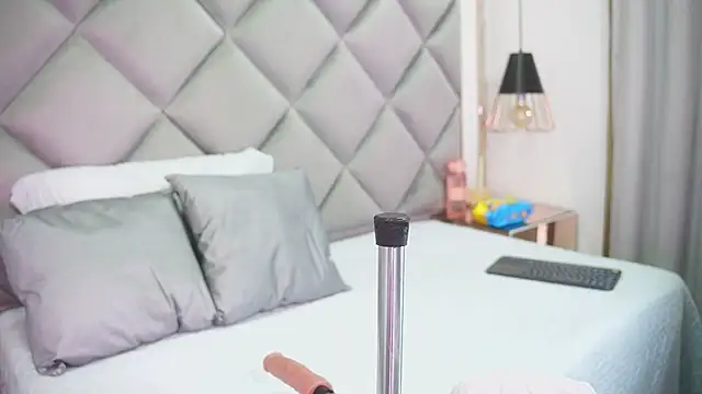 crystal gilton online show from 02/25/26, 07:14