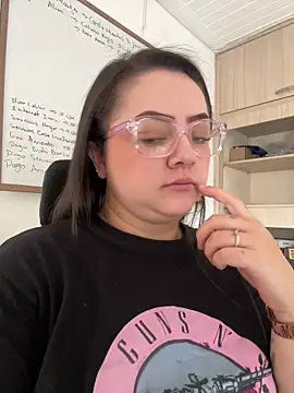 cleo wale  online show from 11/30/25, 03:46