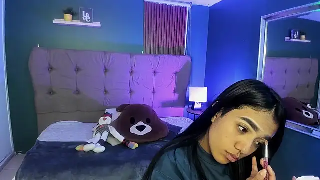 Snapshot of Roseliin chatting on 12/01/25, 11:22 Roseliin online show from 12/01/25, 11:22