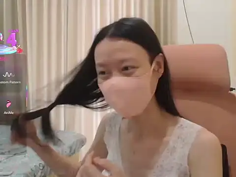 Lil-Cherries online show from 11/17/25, 04:49