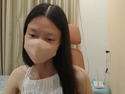 Snapshot of Lil-Cherries chatting on 01/18/26, 05:27 Lil-Cherries online show from 01/18/26, 05:27