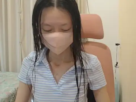 Snapshot of Lil-Cherries chatting on 03/01/26, 09:42 Lil-Cherries online show from 03/01/26, 09:42