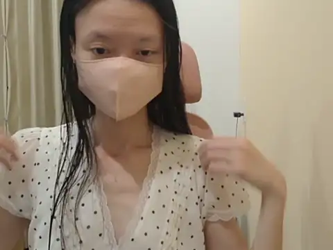 Snapshot of Lil-Cherries chatting on 02/15/26, 02:49 Lil-Cherries online show from 02/15/26, 02:49