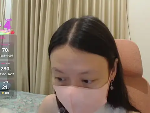 Lil-Cherries online show from 12/18/25, 03:05