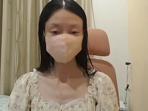 Lil-Cherries online show from 04/16/26, 03:35