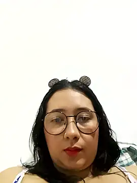 Snapshot of mayte-777 chatting on 11/12/25, 08:34 mayte-777 online show from 11/12/25, 08:34