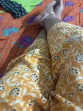 Snapshot of Rathi_telugu_couple chatting on 06/27/26, 12:44 Rathi telugu couple online show from 06/27/26, 12:44