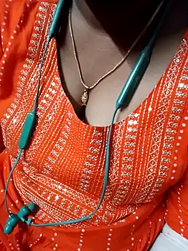 Snapshot of Rathi_telugu_couple chatting on 08/03/26, 01:14 Rathi telugu couple online show from 08/03/26, 01:14
