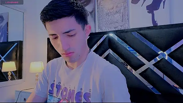 Un Sluttyy online show from 04/09/26, 11:27