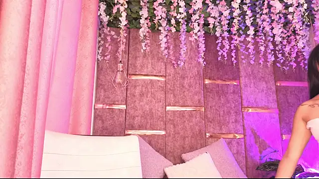 AuroraLanee  online show from 11/26/25, 07:36