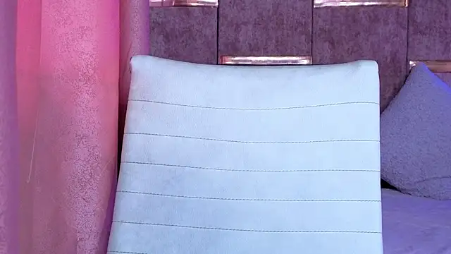 AuroraLanee  online show from 12/05/25, 07:45