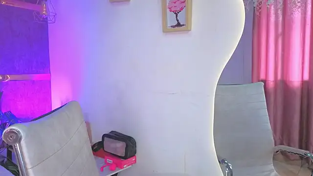 AuroraLanee  online show from 12/17/25, 07:41