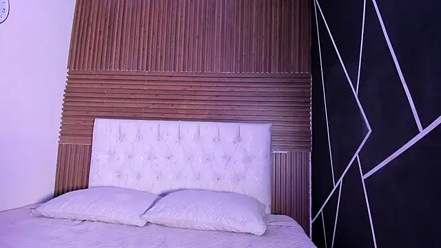 ZarinaWynne online show from 03/23/26, 01:22