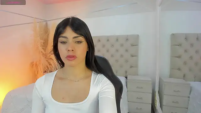 ZarinaWynne online show from 12/15/25, 08:58