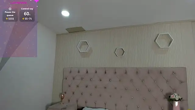 ZarinaWynne online show from 05/17/26, 01:55