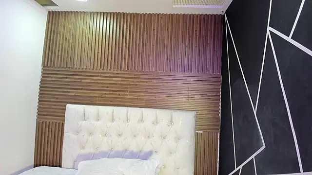 ZarinaWynne online show from 03/26/26, 01:20