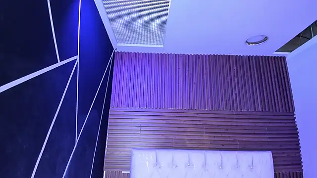 ZarinaWynne online show from 04/04/26, 03:18