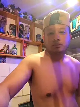 themorenofit08 online show from 04/28/26, 11:42