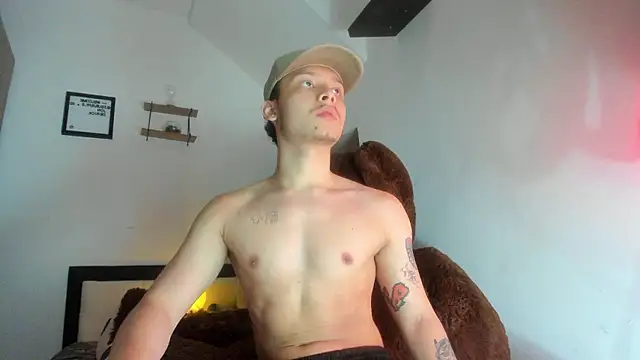 Snapshot of Zeus_Jeff chatting on 01/14/26, 07:56 Zeus Jeff online show from 01/14/26, 07:56