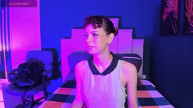 AliceMadnes online show from 02/18/26, 12:23