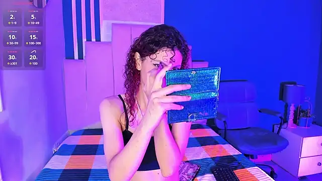 AliceMadnes online show from 12/04/25, 04:22