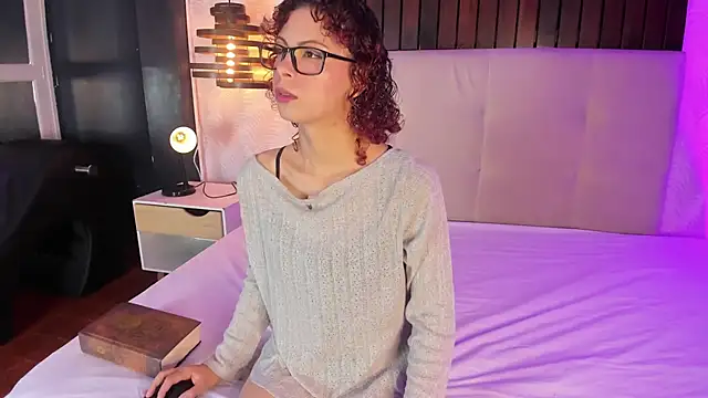 AliceMadnes online show from 04/14/26, 02:22