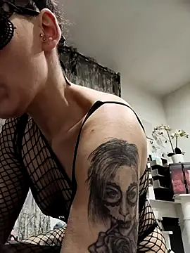 darkangel8672 online show from 01/14/26, 09:46