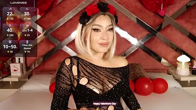 Snapshot of Lily_Queen30 chatting on 02/15/26, 12:11 Lily Queen30 online show from 02/15/26, 12:11