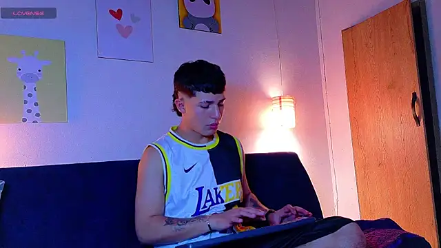 Snapshot of latiin_boy21 chatting on 11/07/25, 05:50 latiin boy21 online show from 11/07/25, 05:50