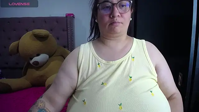 Snapshot of kattybbwbigboobs_ chatting on 06/29/26, 06:09 kattybbwbigboobs online show from 06/29/26, 06:09