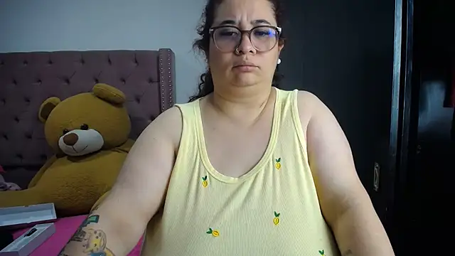 Snapshot of kattybbwbigboobs_ chatting on 06/19/26, 06:08 kattybbwbigboobs online show from 06/19/26, 06:08